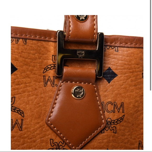 Authentic MCM Visetos Crocodile Embossed Shopper Tote in Cognac - Picture 13 of 13